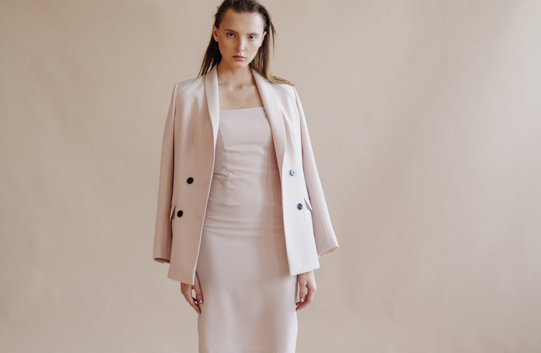 This Everlane dress is perfect and I’m going to wear it on repeat this spring